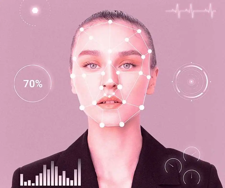 Mujer con patrones de líneas digitales sobre su rostro, conceptualizando el reconocimiento facial en la firma electrónica simple.